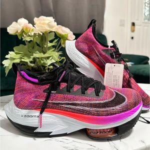 Nike woman Air Zoom Alphafly NEXT% Flyknit 'Hyper Violet'